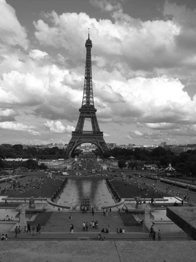 Eiffel Tower B:W